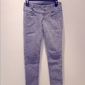 🔹 Forever 21 🔹 Blue & White Pinstripe Skinny Jeans